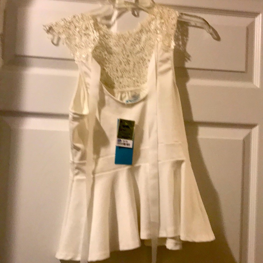 Cute lace shirt!